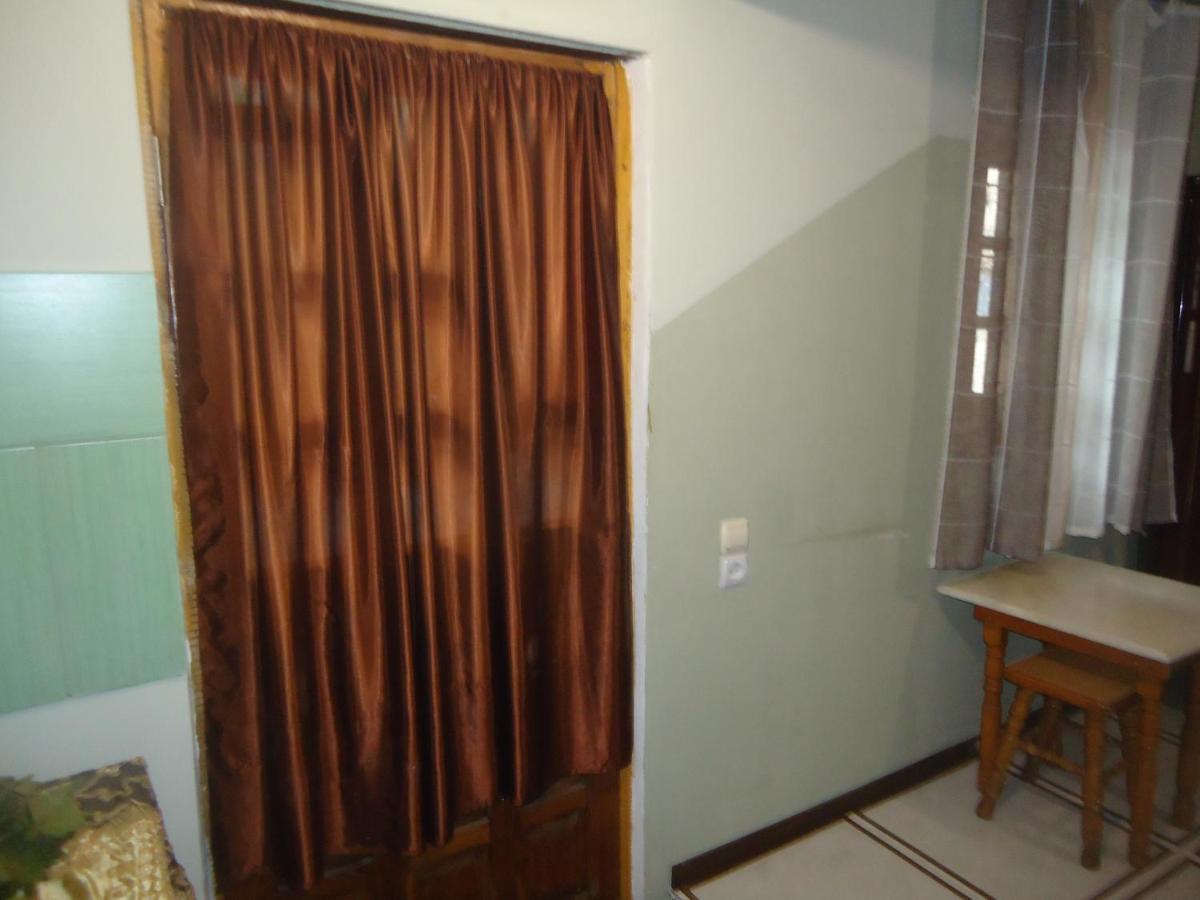 Guest House R&T Tbilisi Exterior photo
