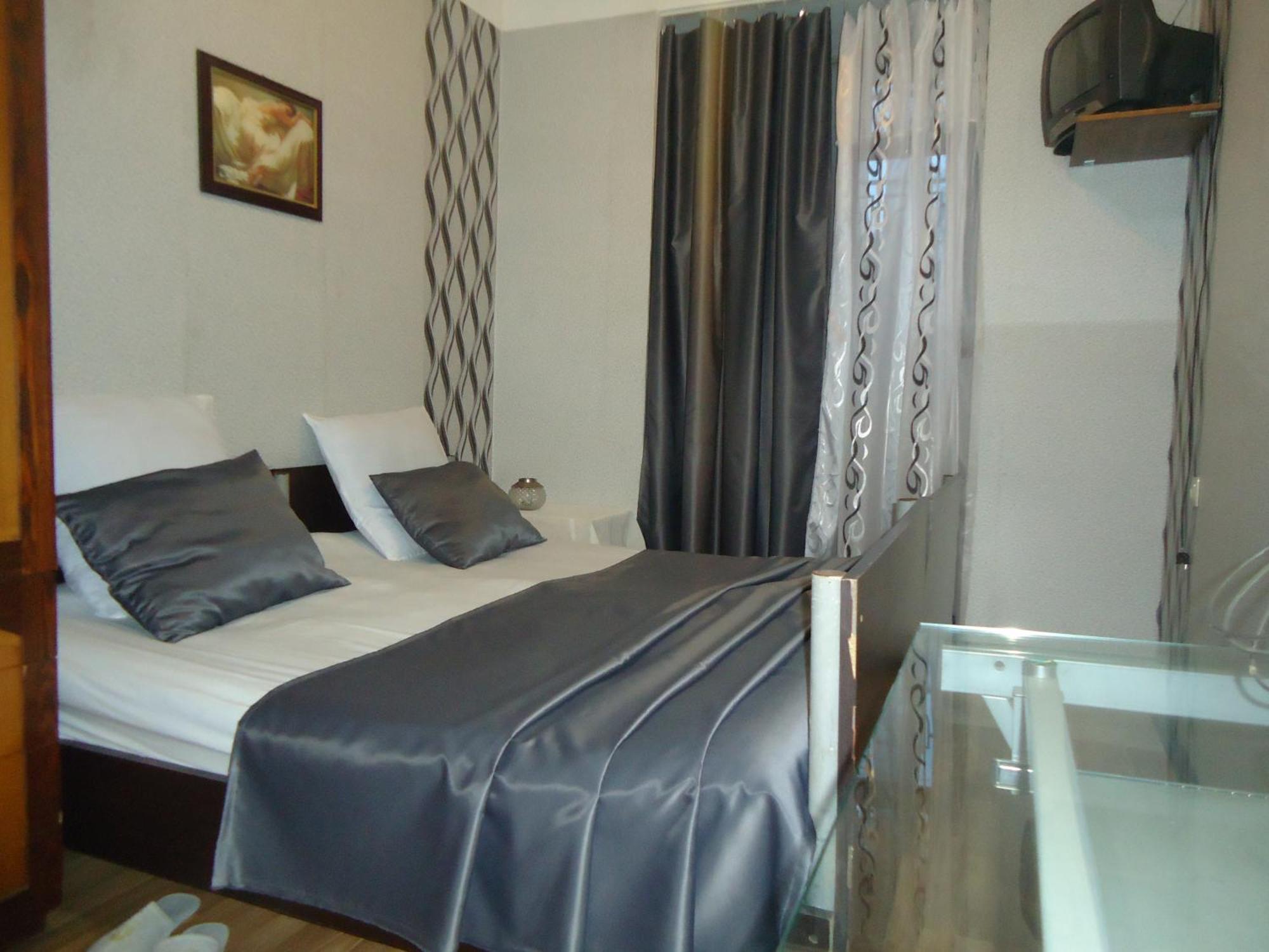 Guest House R&T Tbilisi Exterior photo