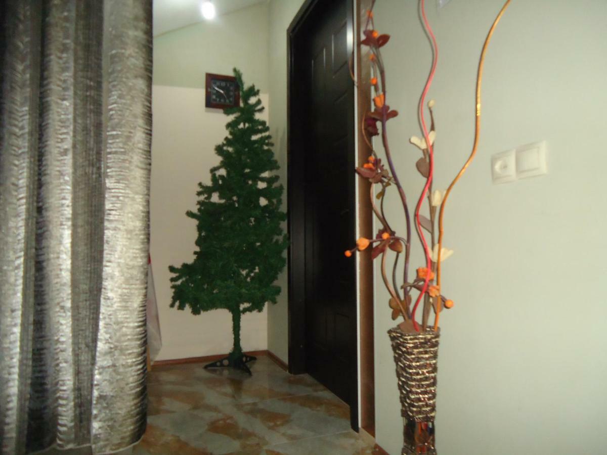 Guest House R&T Tbilisi Exterior photo